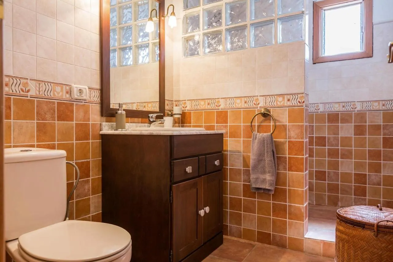 シャレー La Sorrueda Casa La Huertecillaヴィラ スペイン